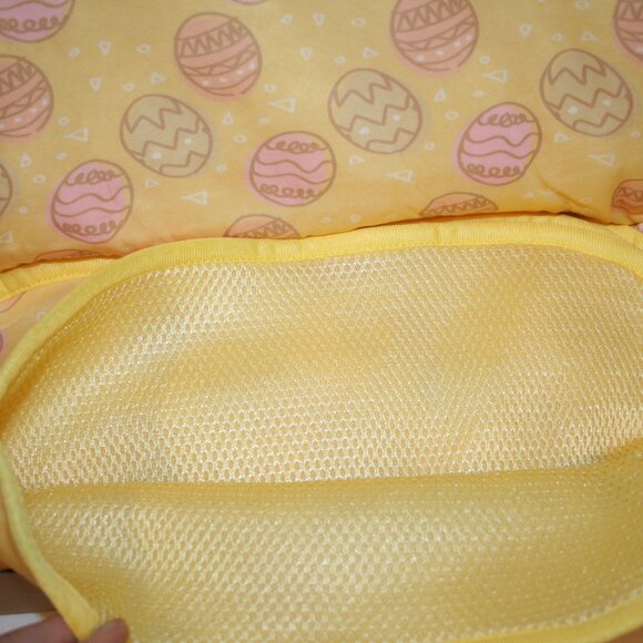 NACOCO Dog Cooling Mat Yellow Egg Washable Cooling Pad 38.5x 27.5 Easter NEW Cat - Picture 3 of 12